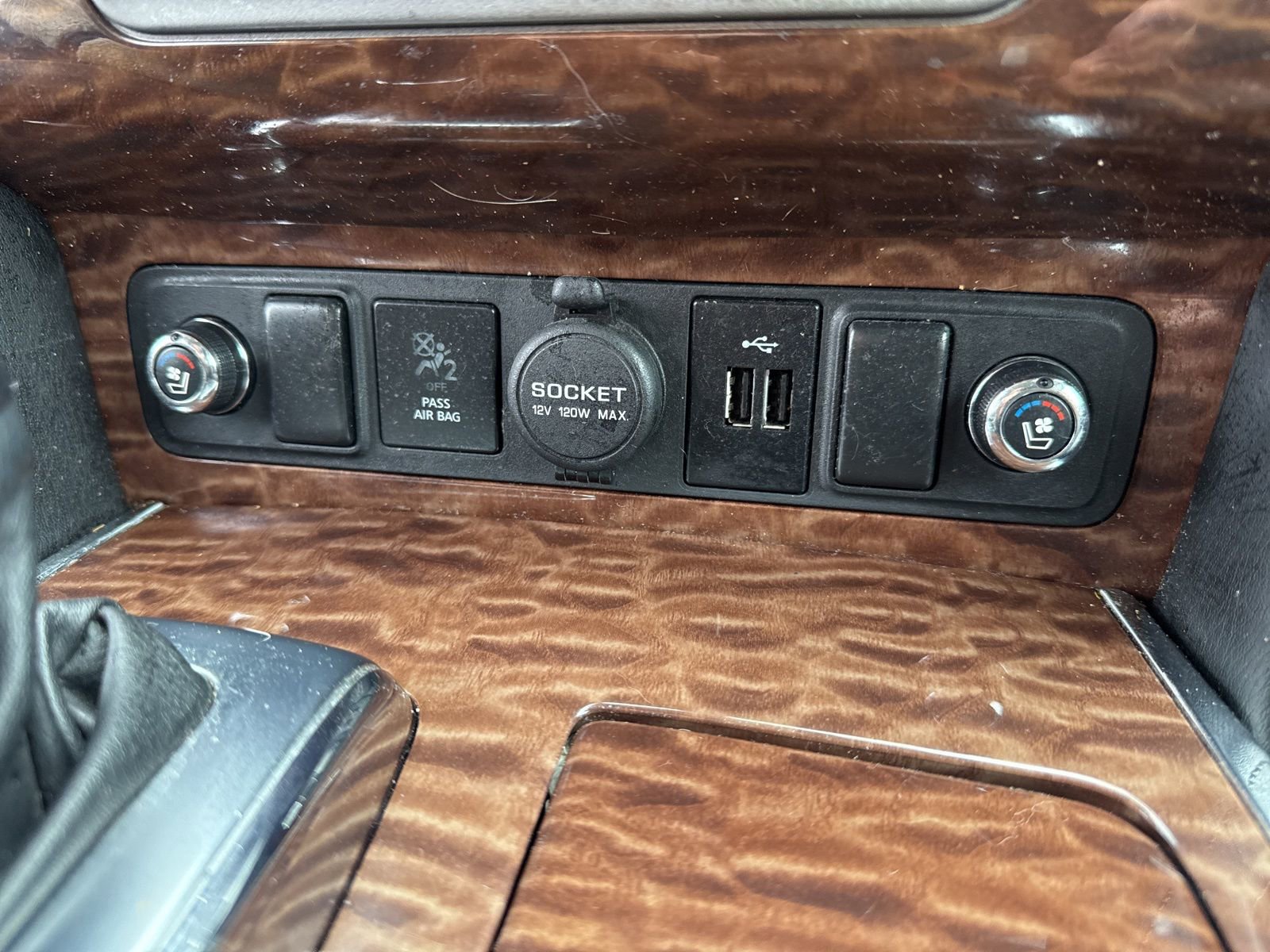 Used 2019 Nissan Armada Platinum w/ Captain's Chairs Package image 30