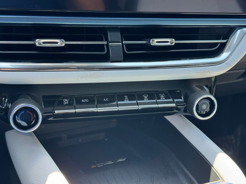 New 2026 Chevrolet Equinox EV LT FWD image 17