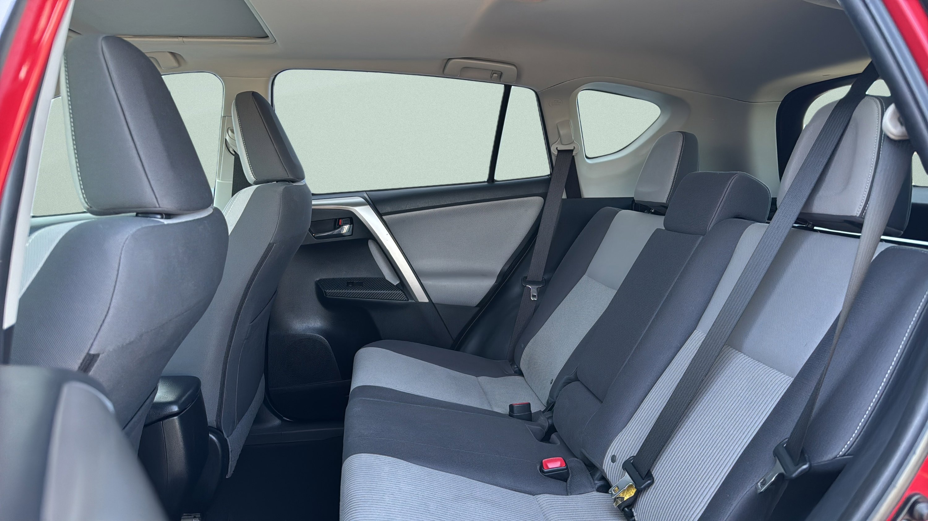 Used 2015 Toyota RAV4 XLE FWD image 27