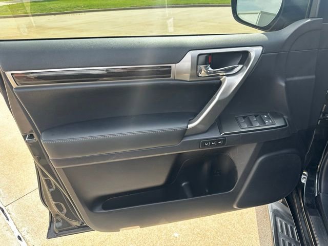 Used 2023 Lexus GX 460 Luxury w/ Accessory Package AWD/4WD image 9