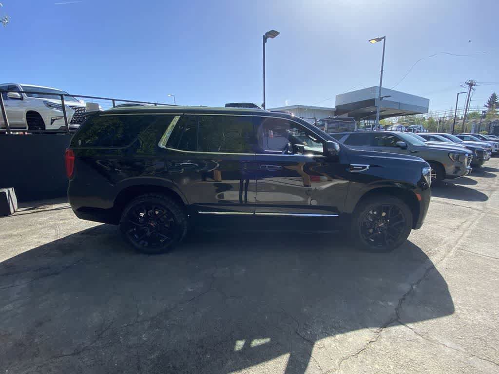 Used 2023 GMC Yukon SLT w/ SLT Premium Package AWD/4WD image 7