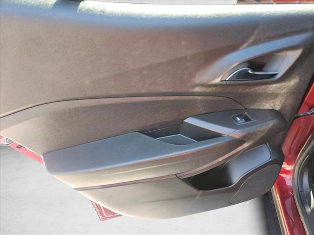 Used 2024 Chevrolet Trax RS w/ Sunroof Package image 12