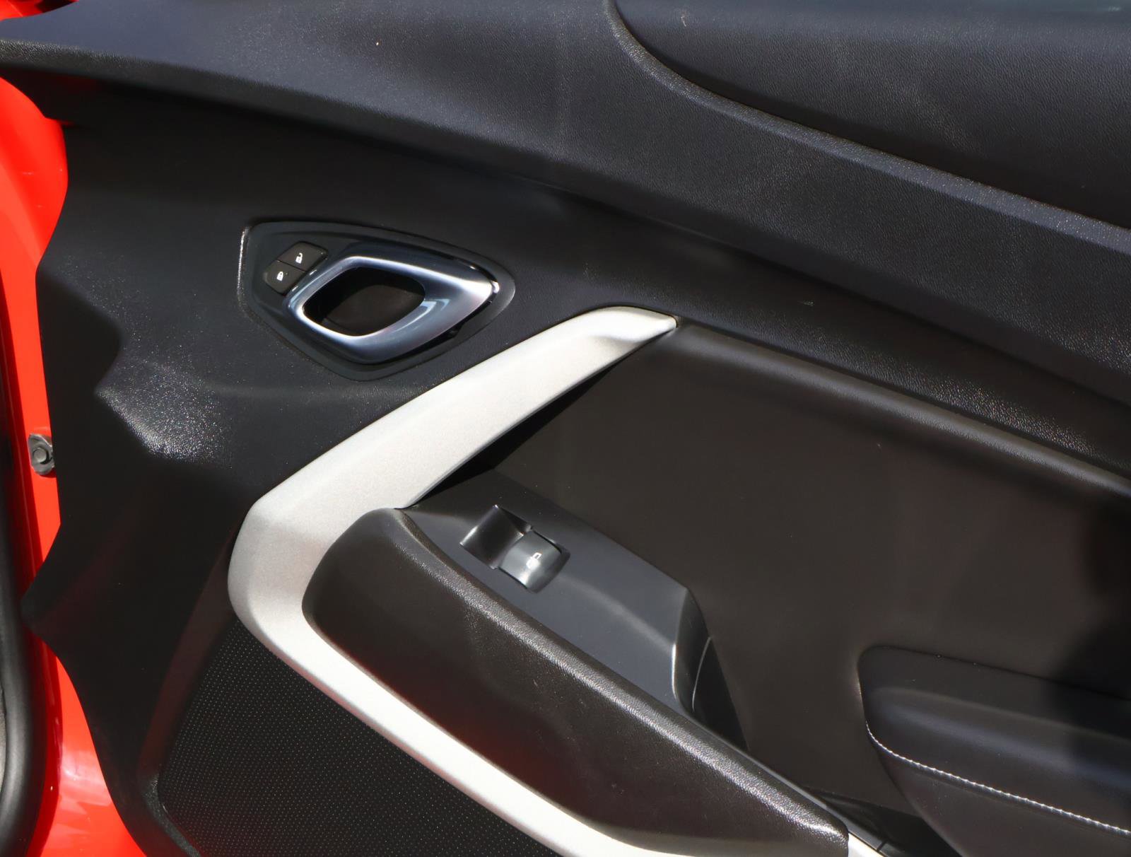Used 2021 Chevrolet Camaro LT RWD image 13