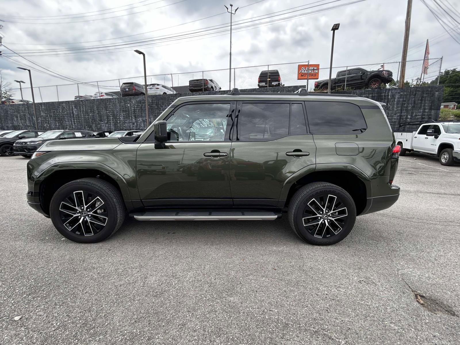 Used 2024 Lexus GX 550 w/ Cold Area Package AWD/4WD image 6