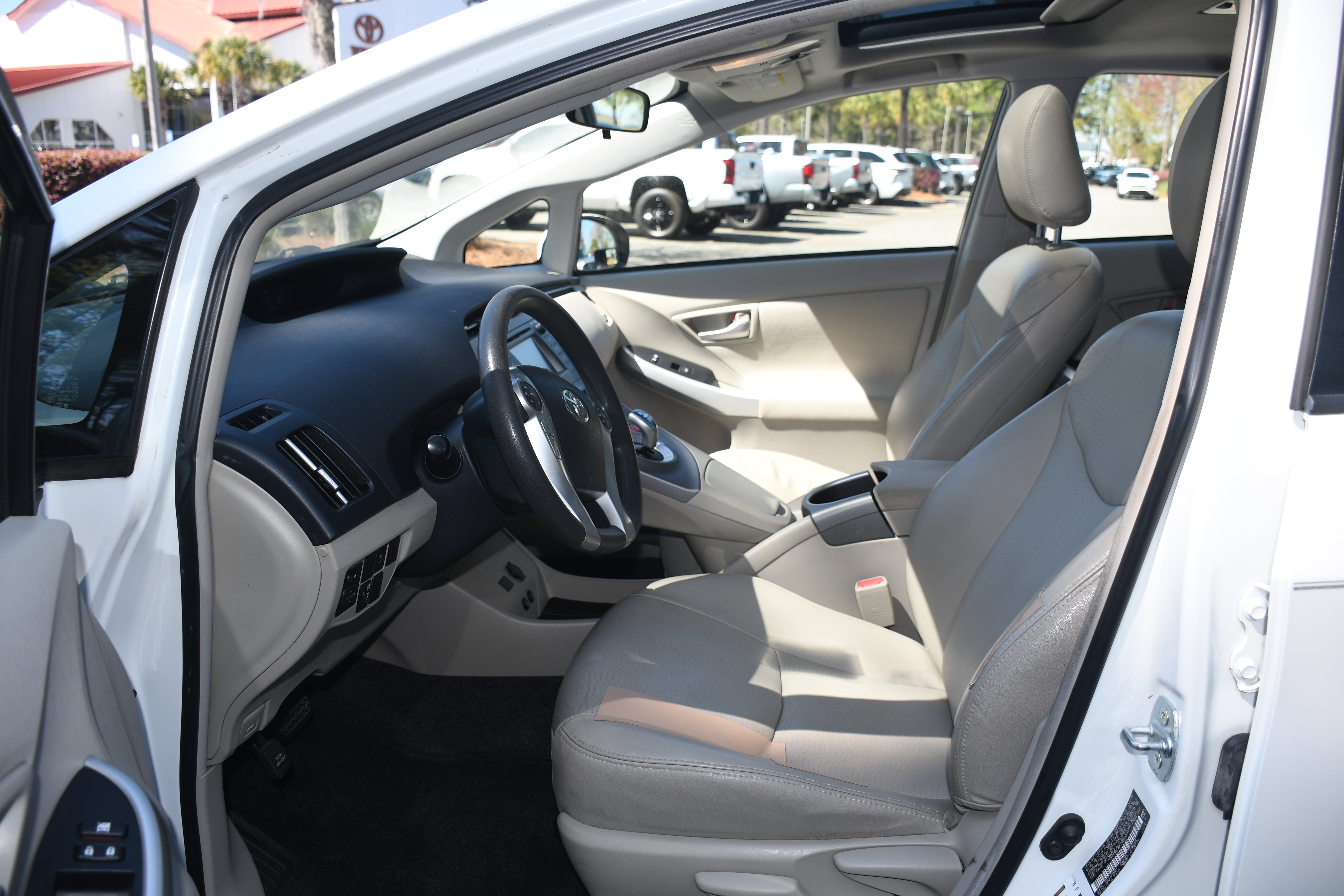 Used 2015 Toyota Prius Three w/ Solar Roof Package image 8