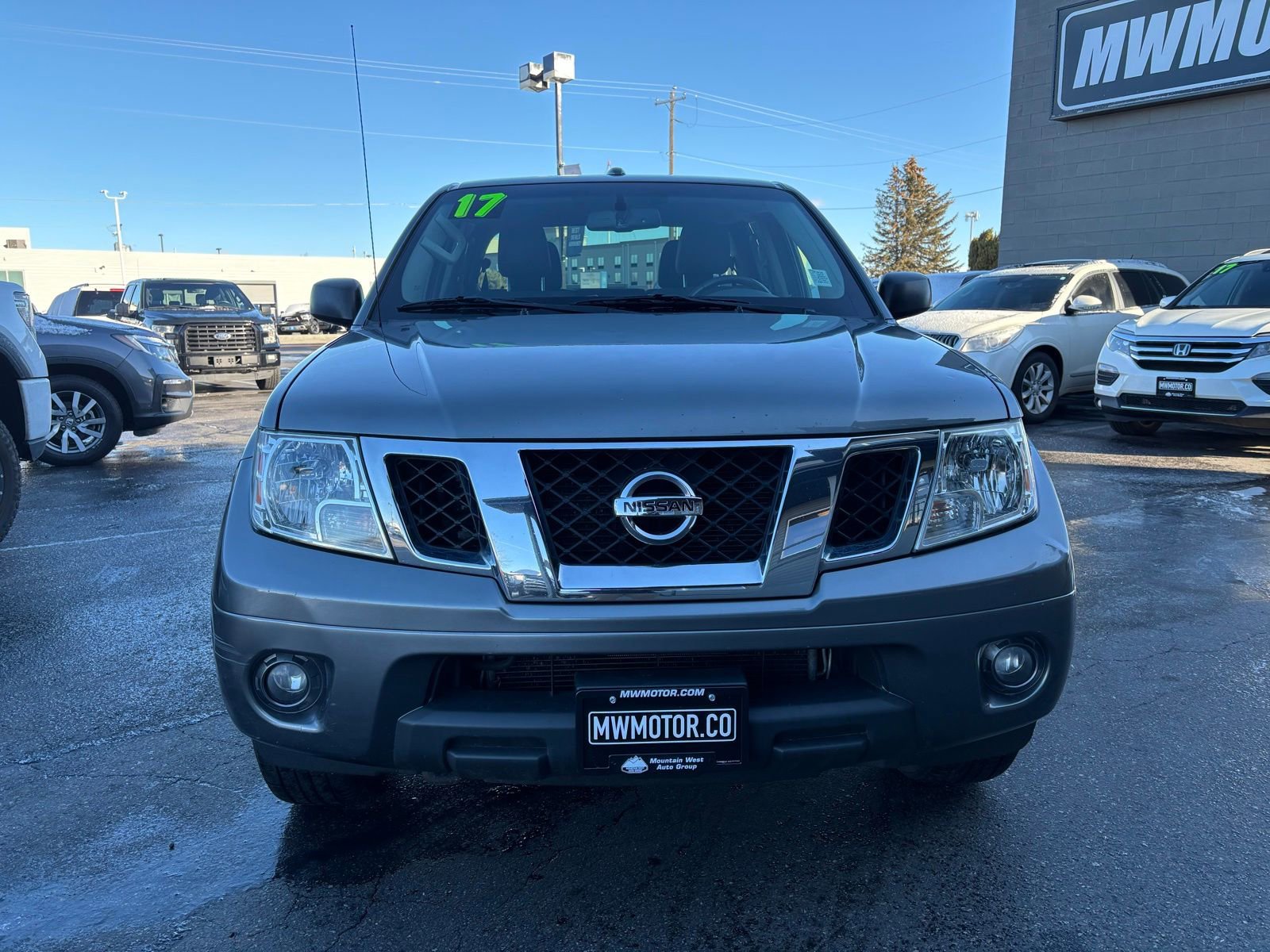 Used 2017 Nissan Frontier SV w/ SV Value Truck Package AWD/4WD image 24