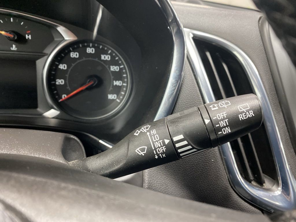 Used 2023 Chevrolet Equinox LT image 38