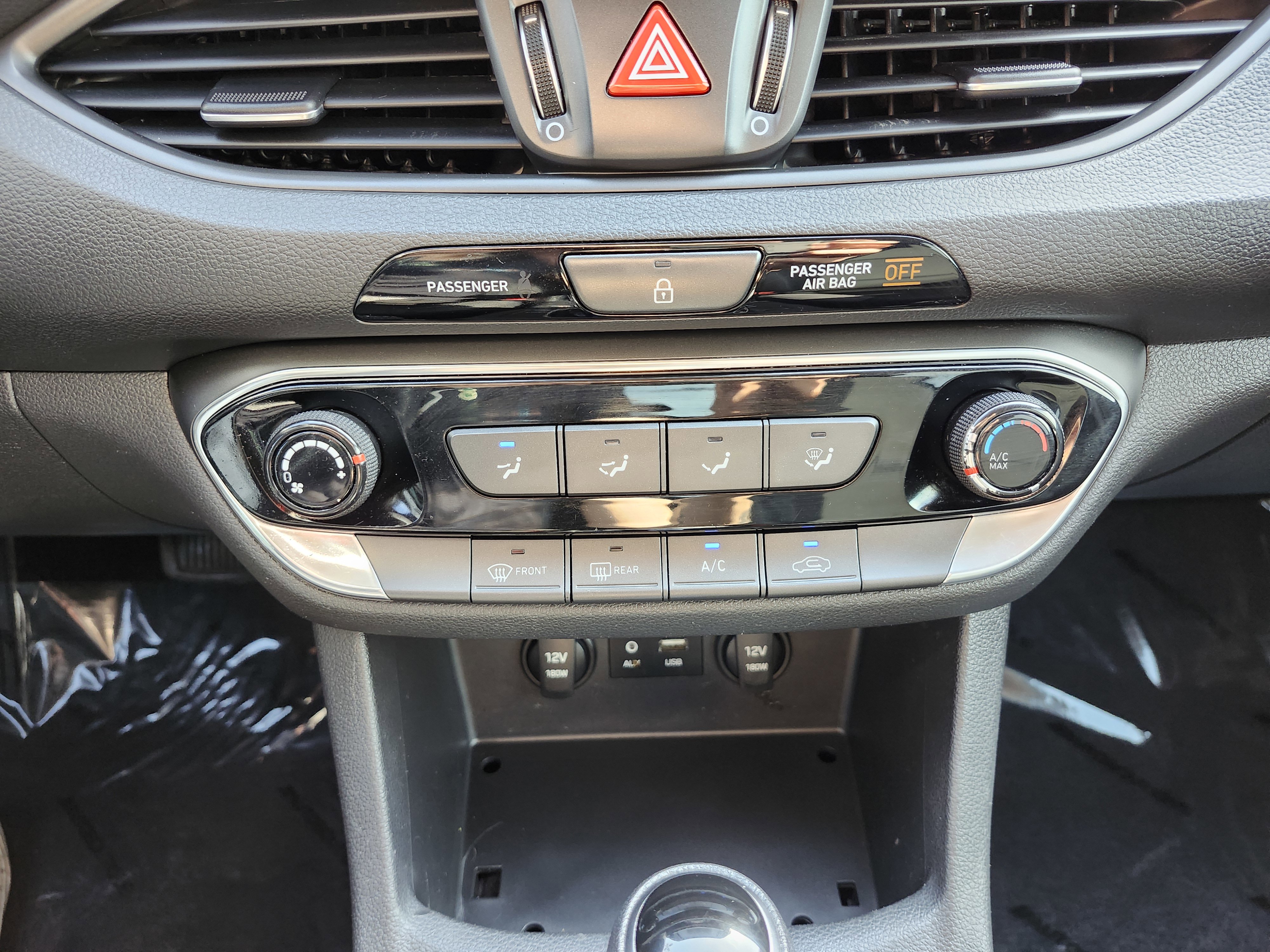 Used 2020 Hyundai Elantra GT FWD image 25