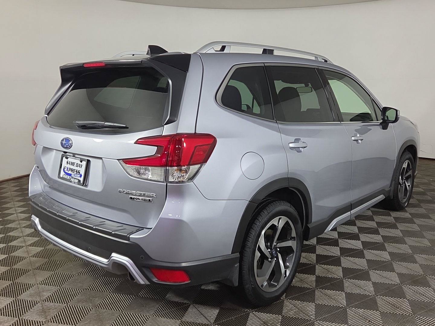 Used 2024 Subaru Forester Touring AWD/4WD image 5