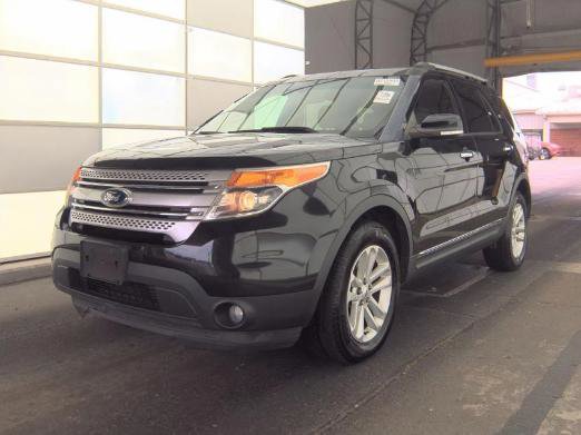 Used 2014 Ford Explorer XLT w/ Equipment Group 202A AWD/4WD image 1
