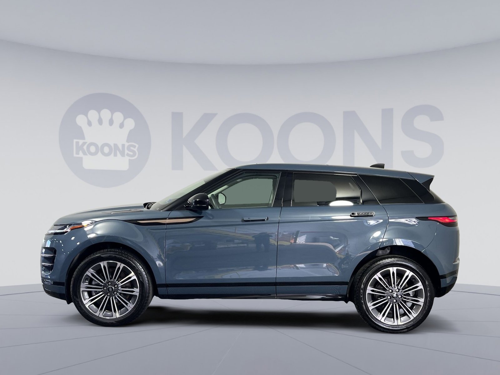 Used 2024 Land Rover Range Rover Evoque Dynamic SE image 2