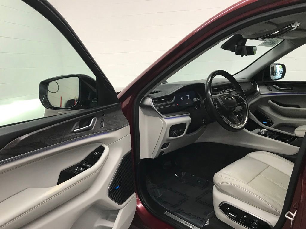 Used 2021 Jeep Grand Cherokee L Overland w/ Luxury Tech Group IV image 11