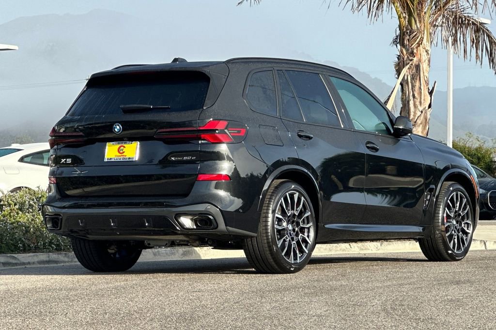 New 2026 BMW X5 xDrive50e w/ M Sport Package AWD/4WD image 3