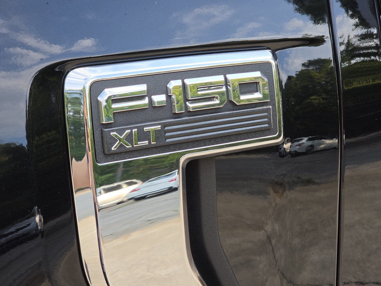 Used 2025 Ford F150 XLT w/ Equipment Group 301A Standard AWD/4WD image 8