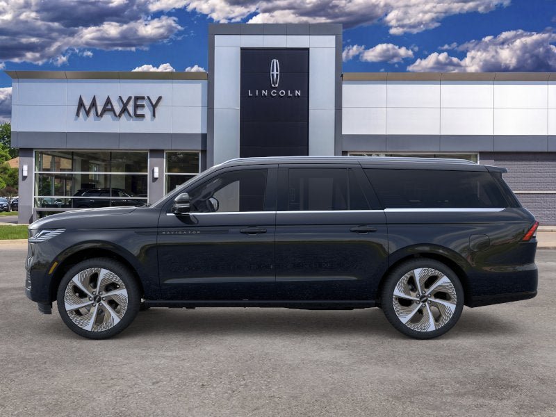 New 2026 Lincoln Navigator L Black Label AWD/4WD image 3