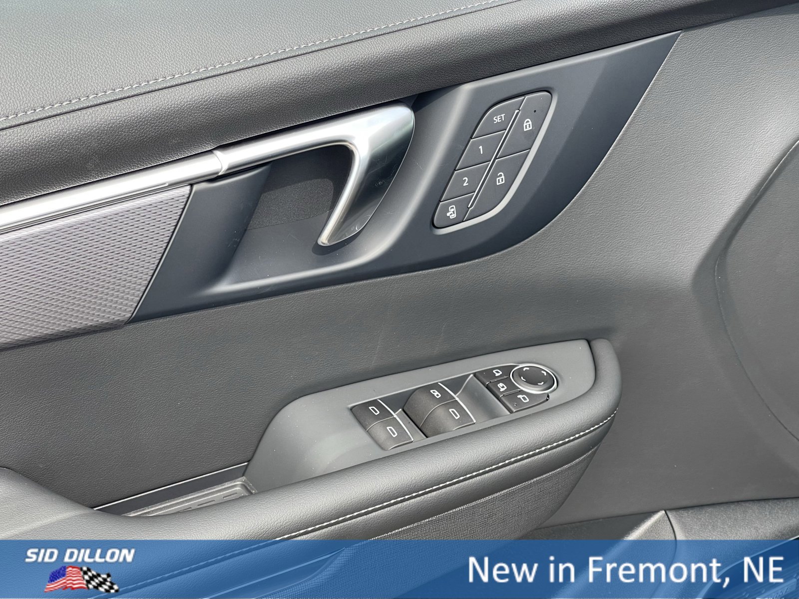 New 2026 Buick Enclave Sport Touring w/ Power Package image 8