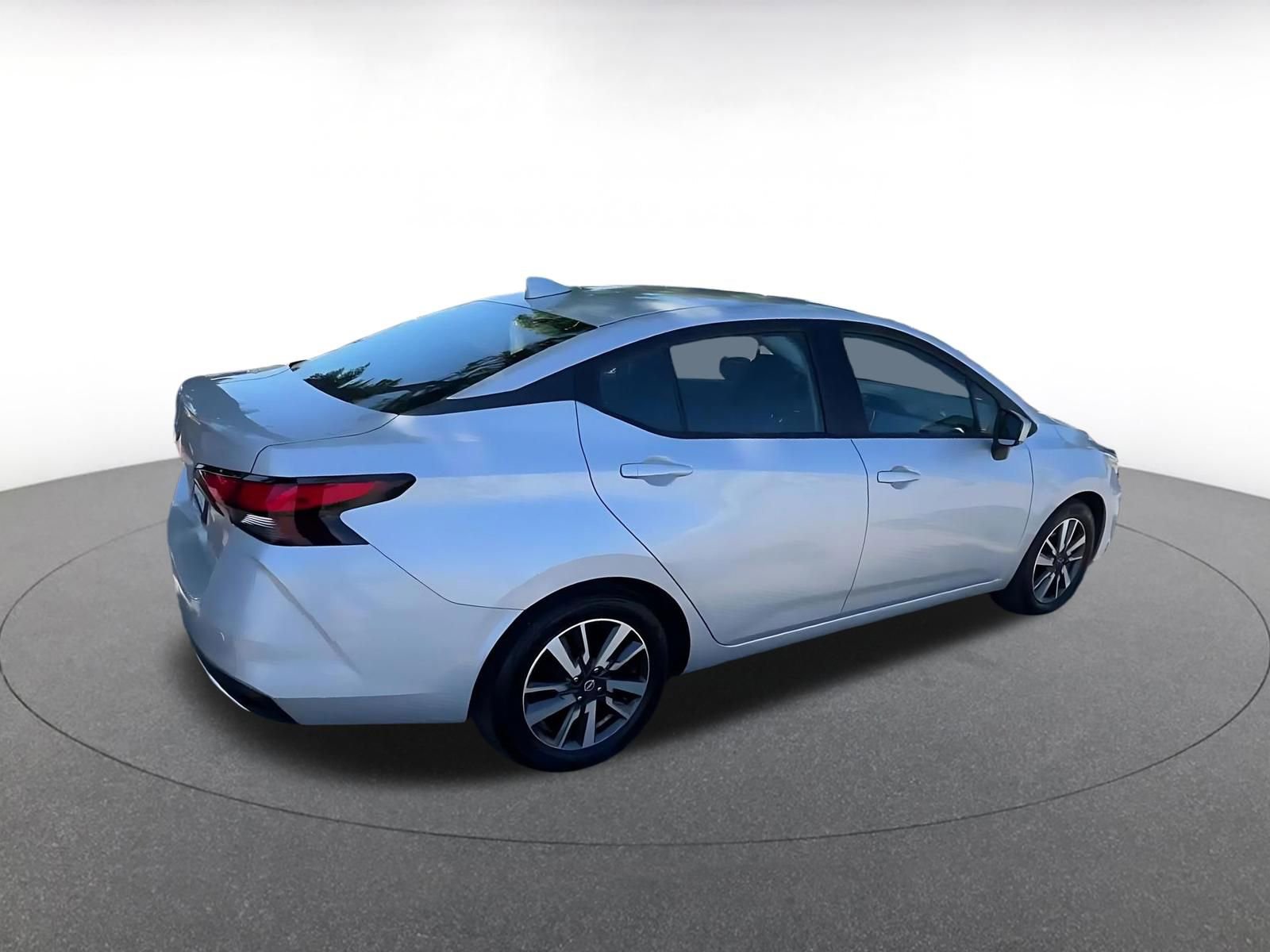Used 2025 Nissan Versa SV FWD image 14