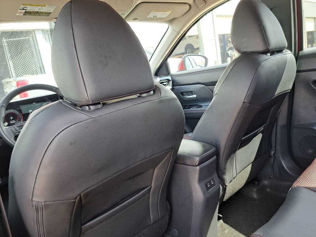 Used 2025 Nissan Kicks SR image 19