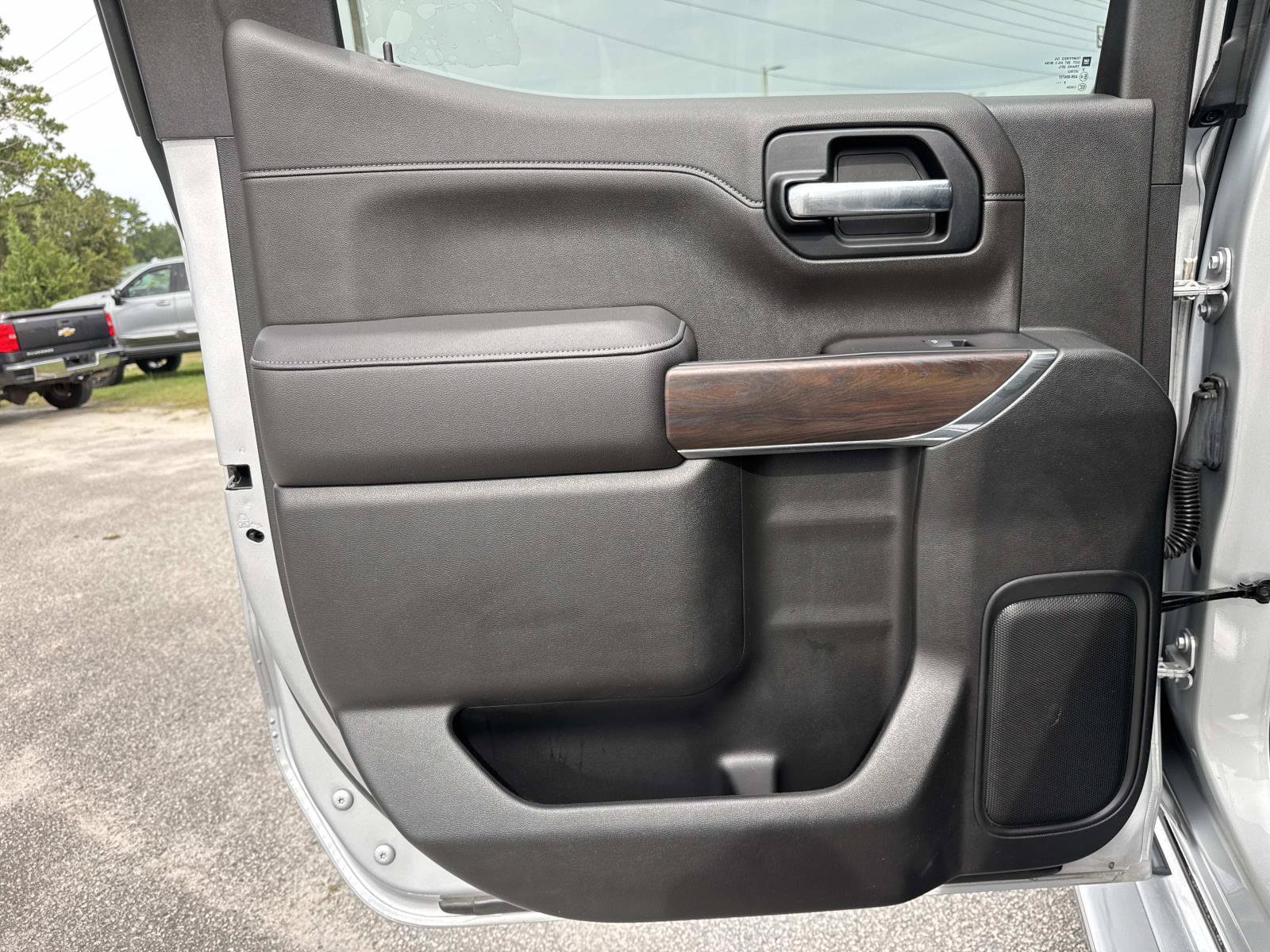 Used 2019 GMC Sierra 1500 SLT w/ SLT Premium Plus Package AWD/4WD image 16