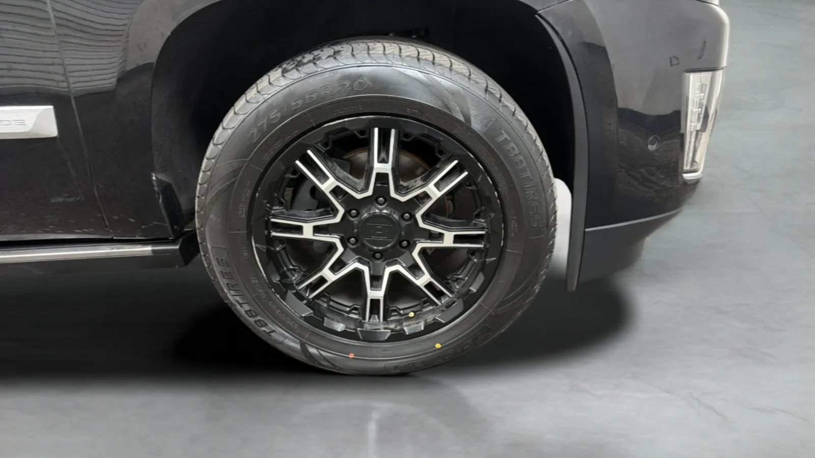 Used 2019 Cadillac Escalade Platinum RWD image 26
