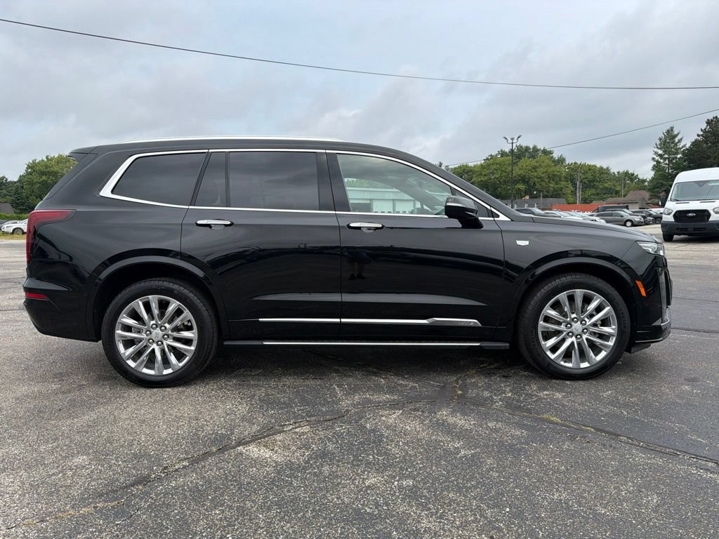 Used 2025 Cadillac XT6 Premium Luxury w/ Technology Package AWD/4WD image 6