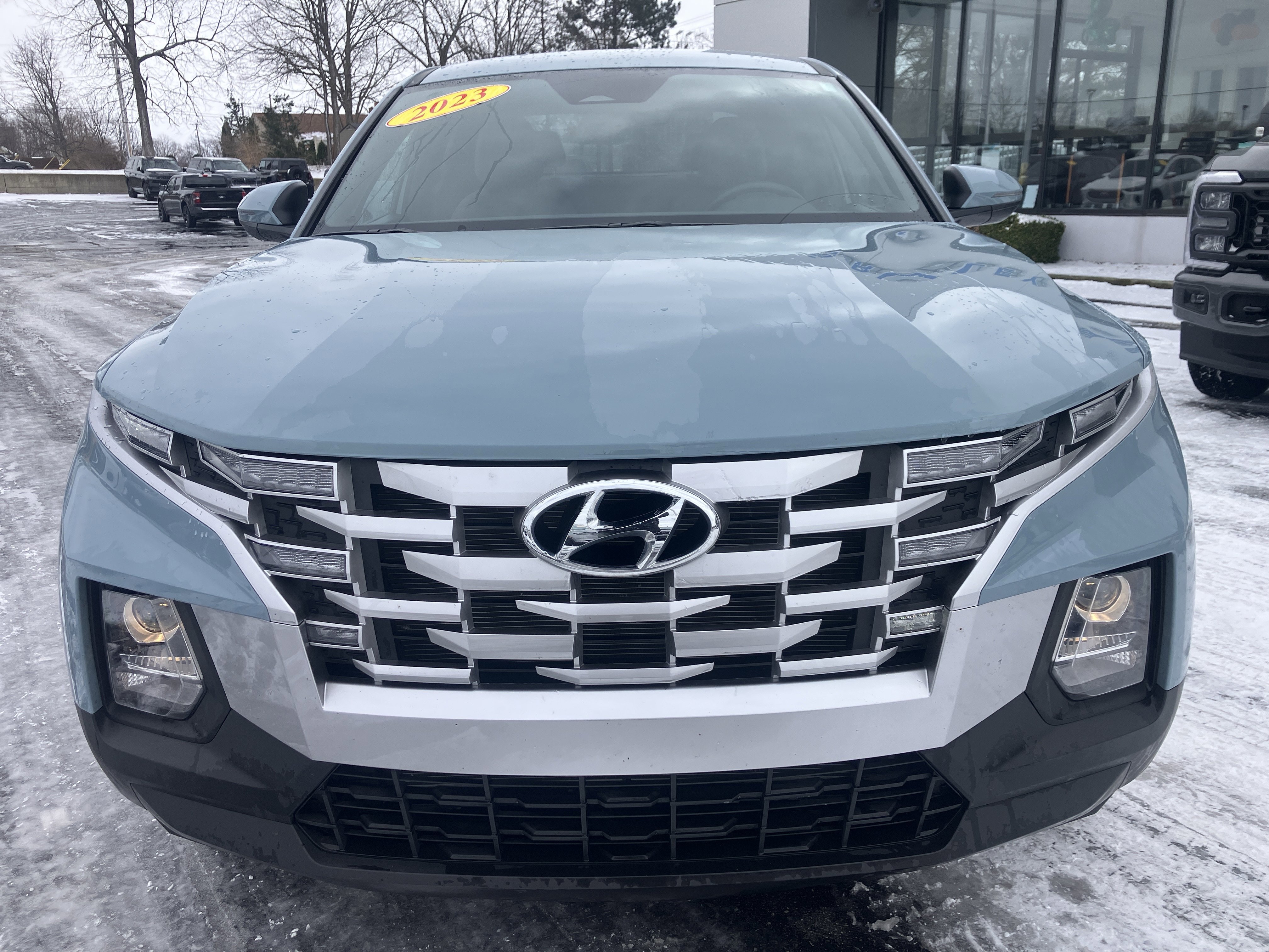 Used 2023 Hyundai Santa Cruz SEL image 2