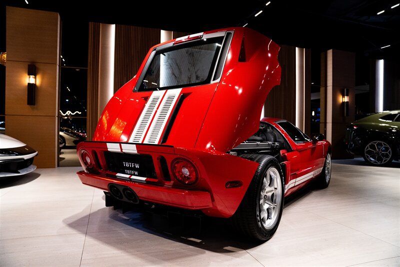 Used 2005 Ford GT RWD image 26