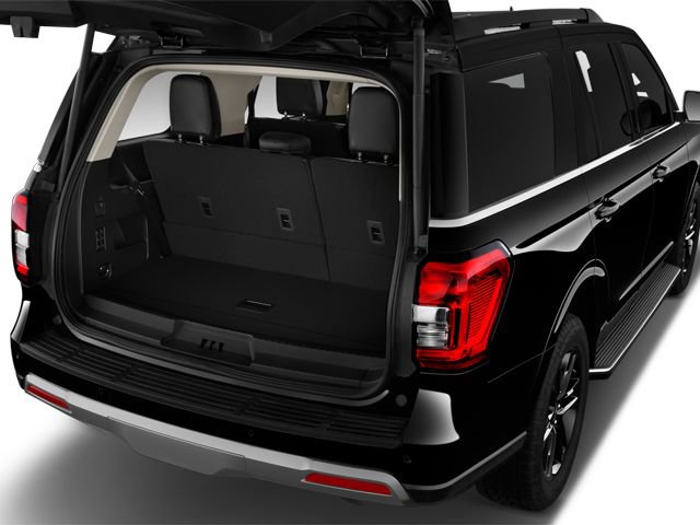 Used 2025 Ford Expedition Active AWD/4WD image 7