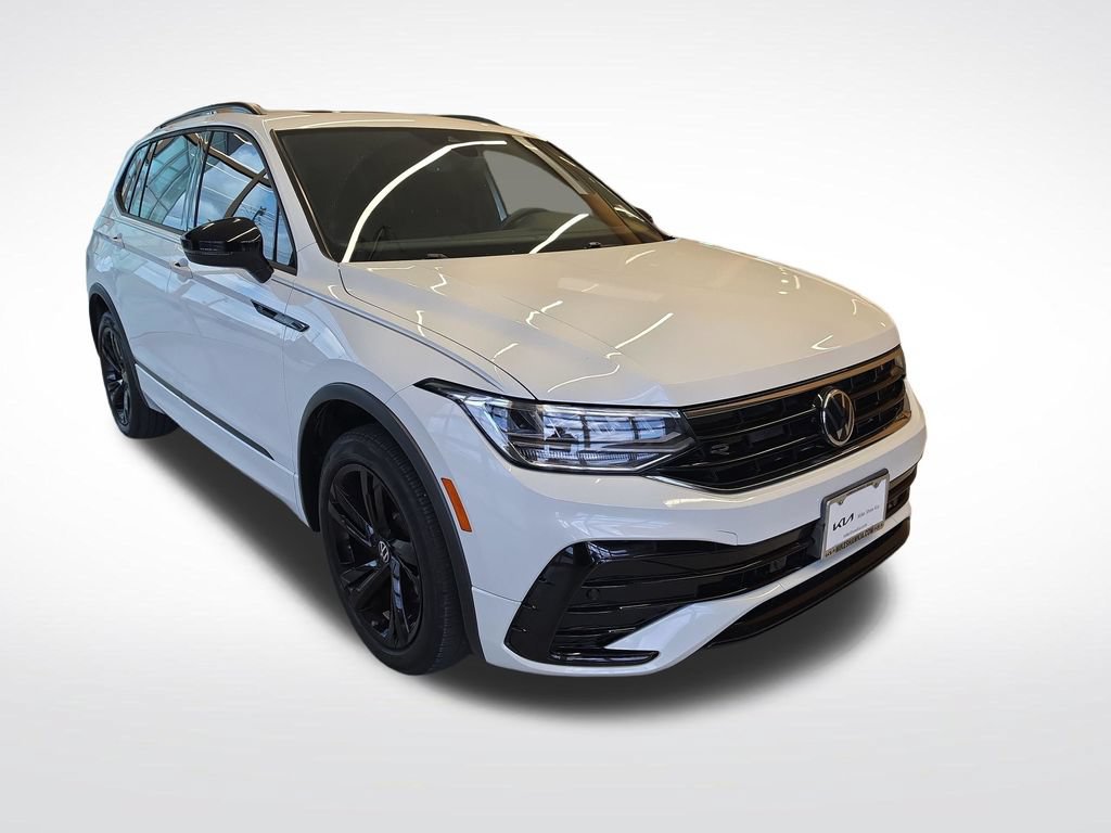 Used 2024 Volkswagen Tiguan SE R-Line w/ MDO Package, Three-Row FWD image 10