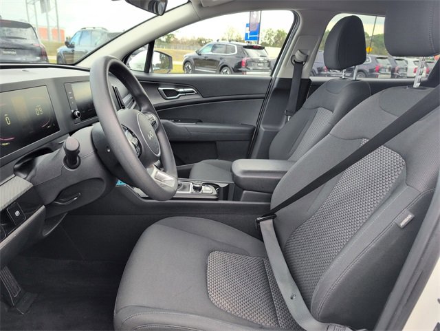 Used 2023 Kia Sportage LX image 13