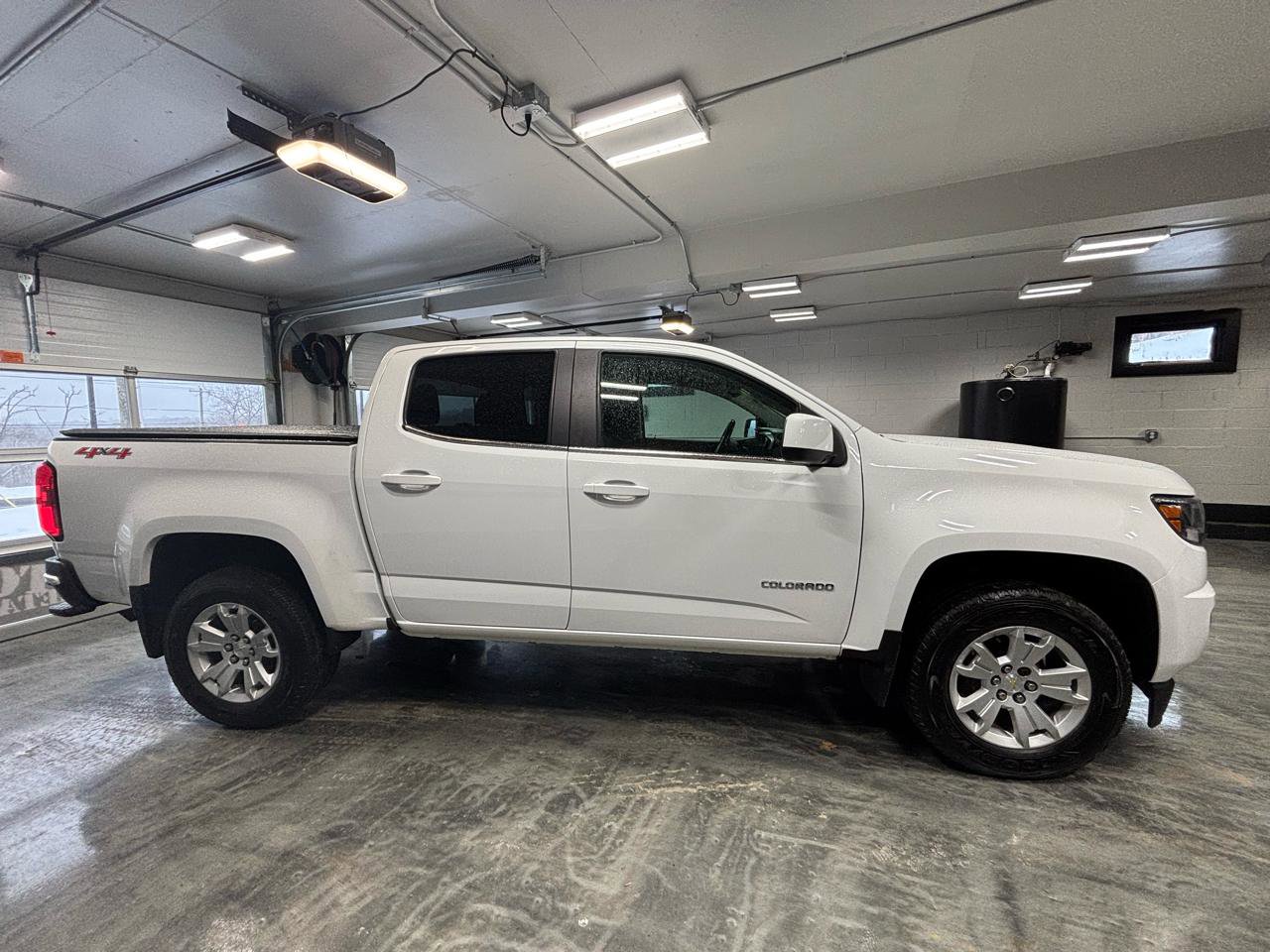 Used 2018 Chevrolet Colorado LT AWD/4WD image 12