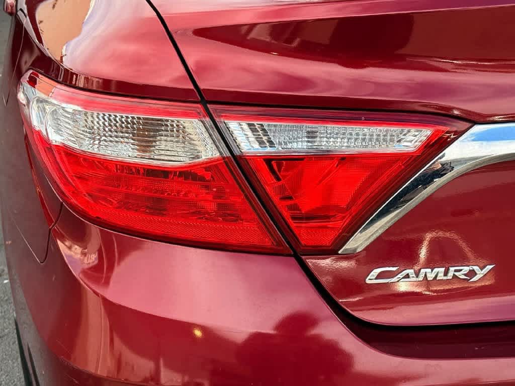 Used 2016 Toyota Camry XLE w/ Moonroof Package FWD image 7