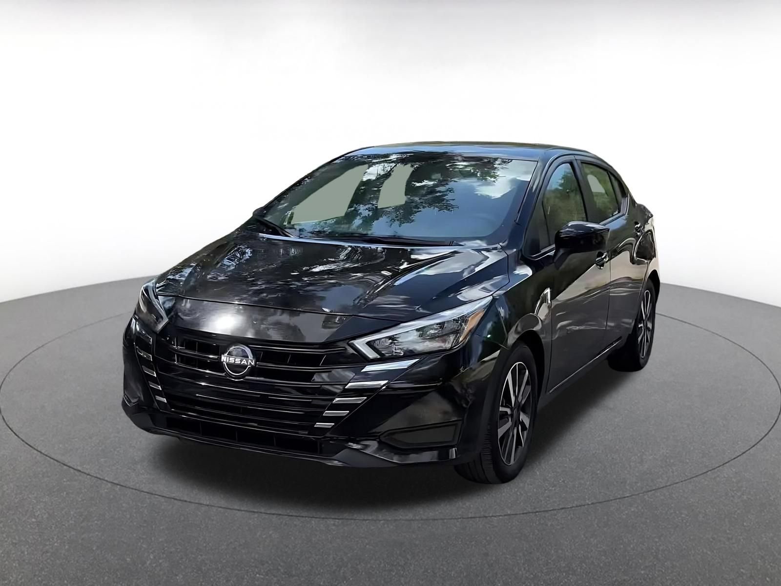 Used 2025 Nissan Versa SV FWD image 6