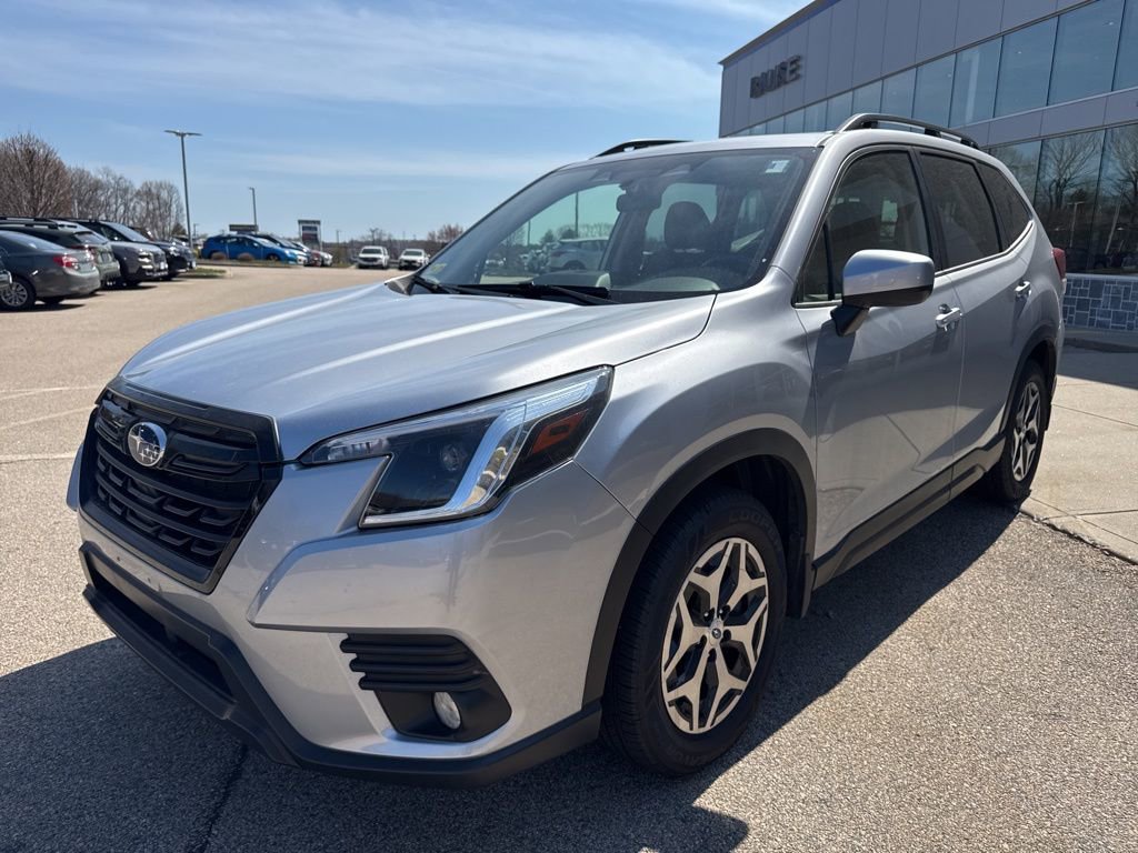 Used 2023 Subaru Forester Premium image 5