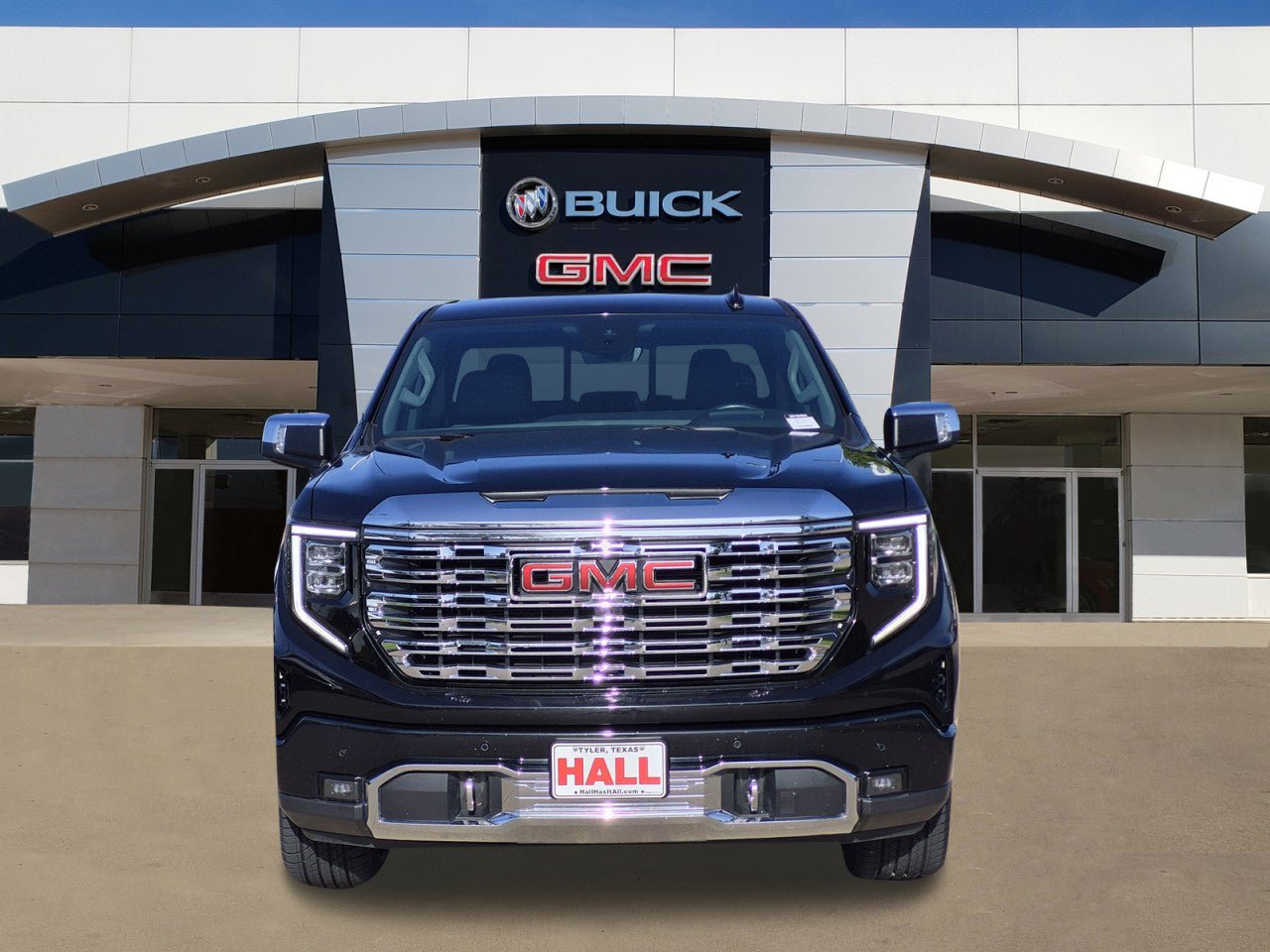 Certified 2023 GMC Sierra 1500 Denali w/ Technology Package AWD/4WD image 2