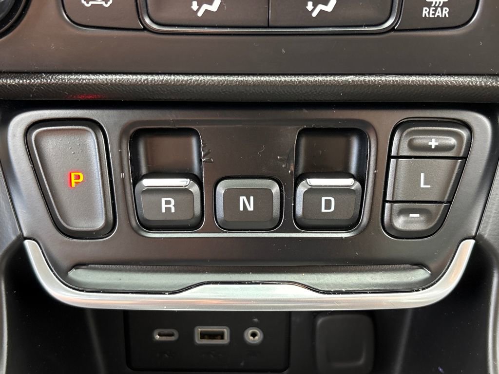 Used 2020 GMC Terrain SLE image 26