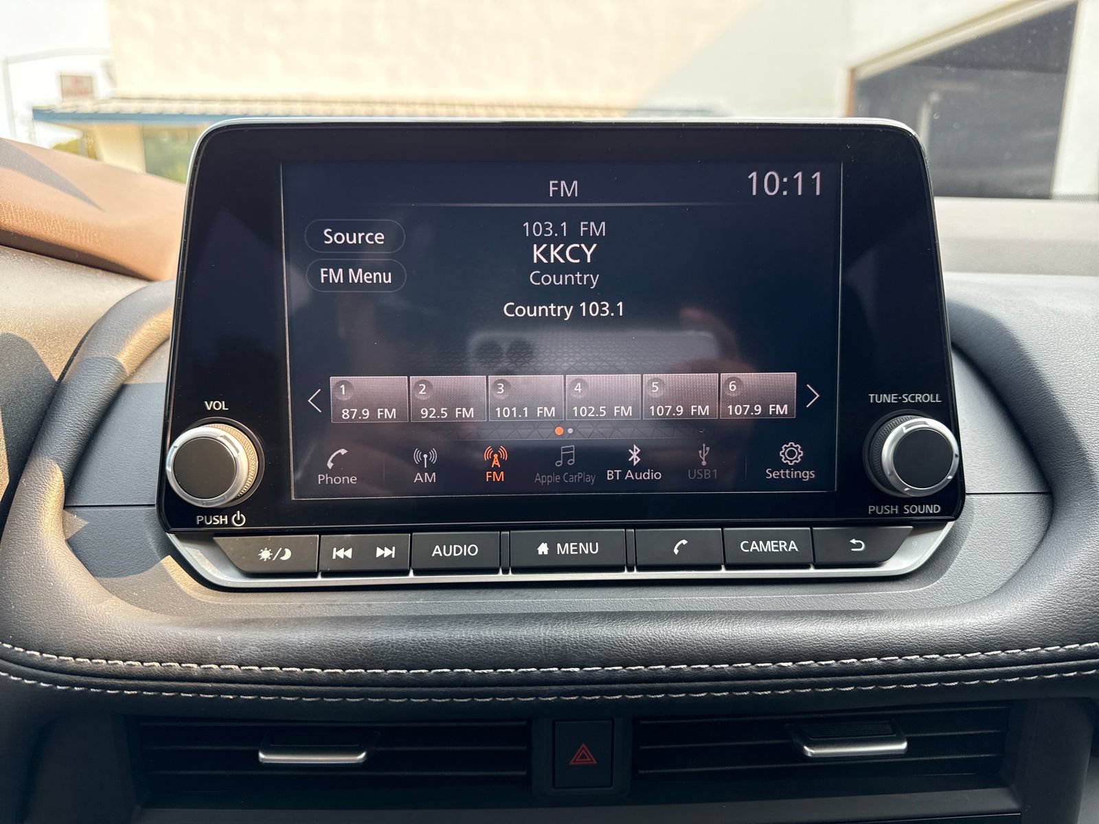 Used 2023 Nissan Rogue S AWD/4WD image 19