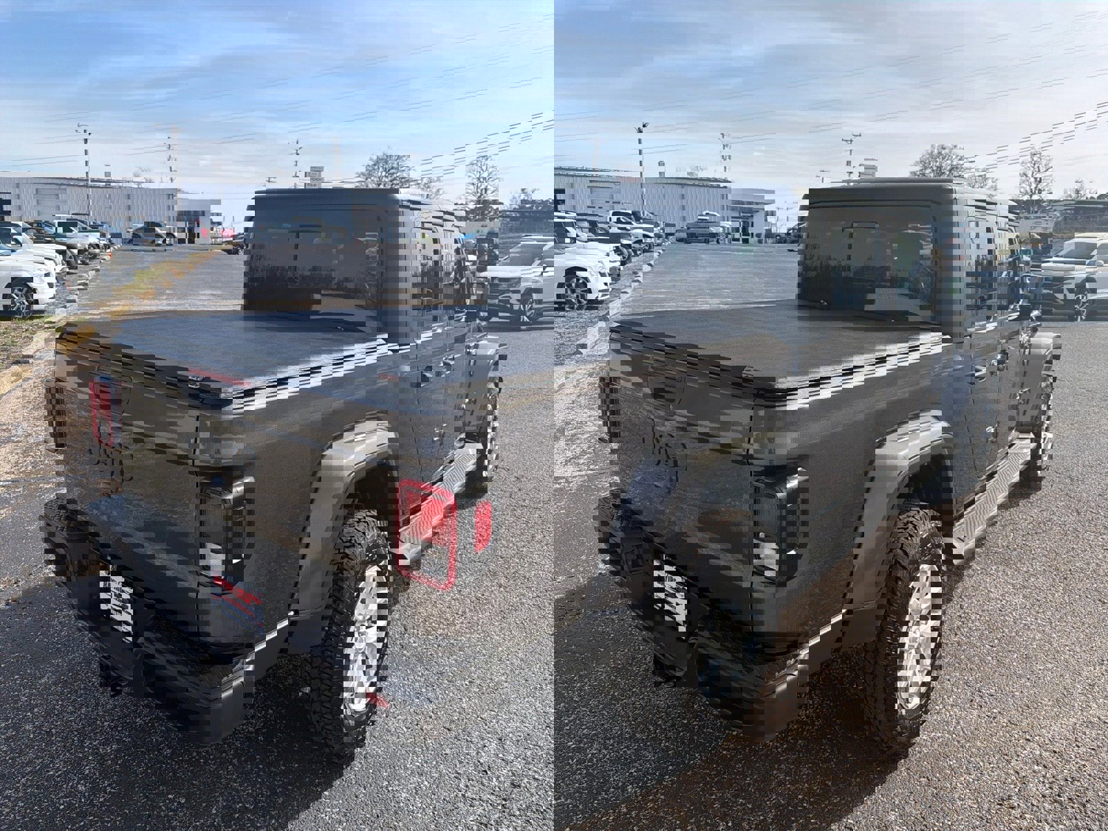 Used 2023 Jeep Gladiator Sport image 8