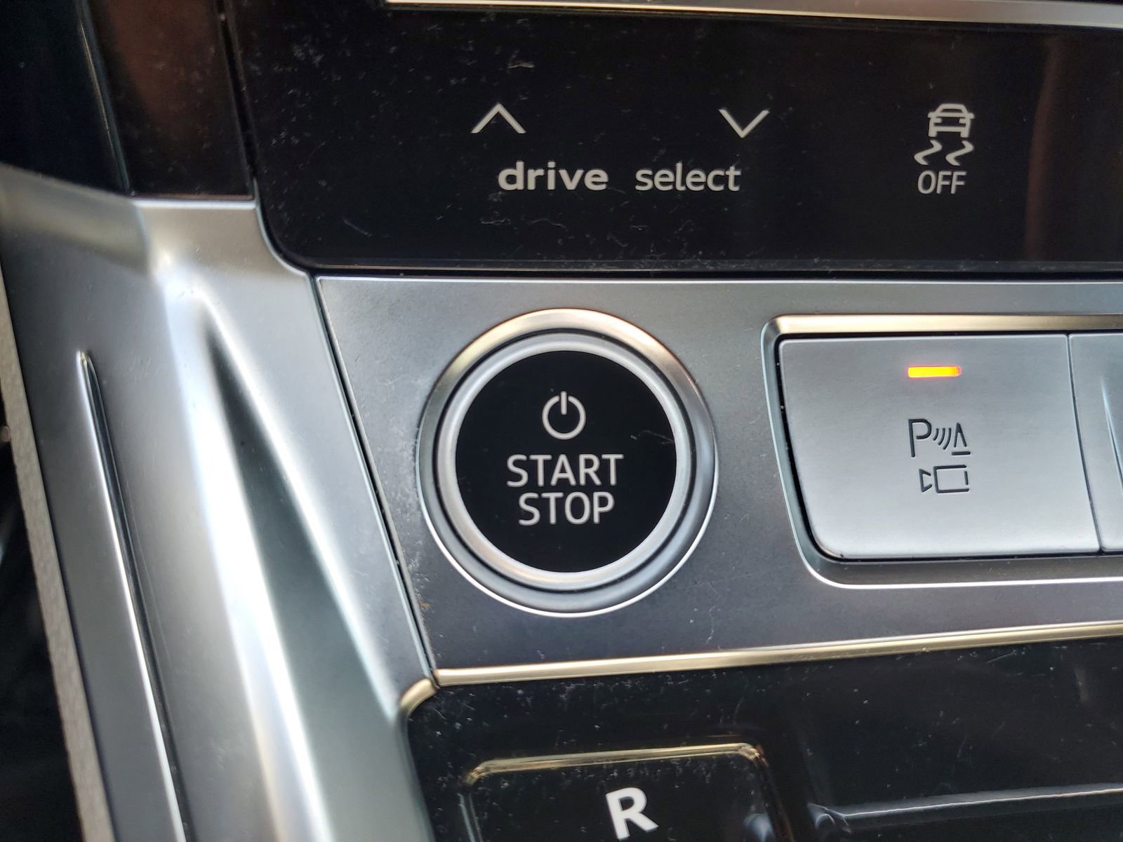 Used 2024 Audi Q8 e-tron Prestige w/ Prestige Package image 28