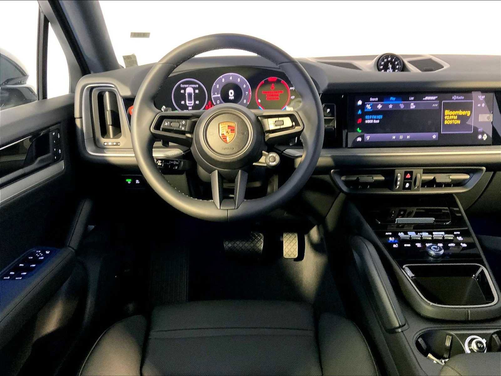 New 2025 Porsche Cayenne Coupe image 13