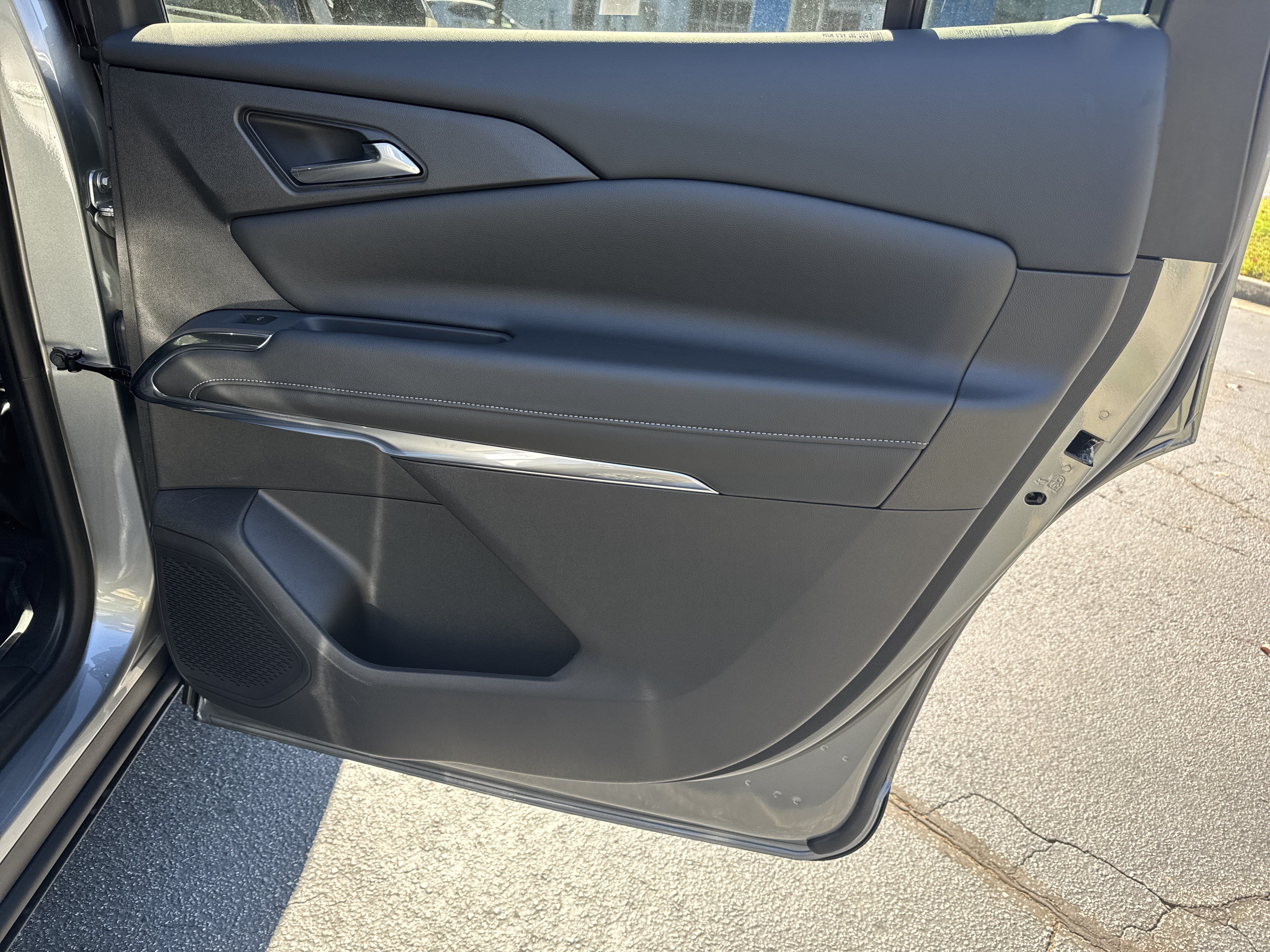 New 2027 Chevrolet Traverse LT w/ LPO, Floor Liner Package FWD image 17