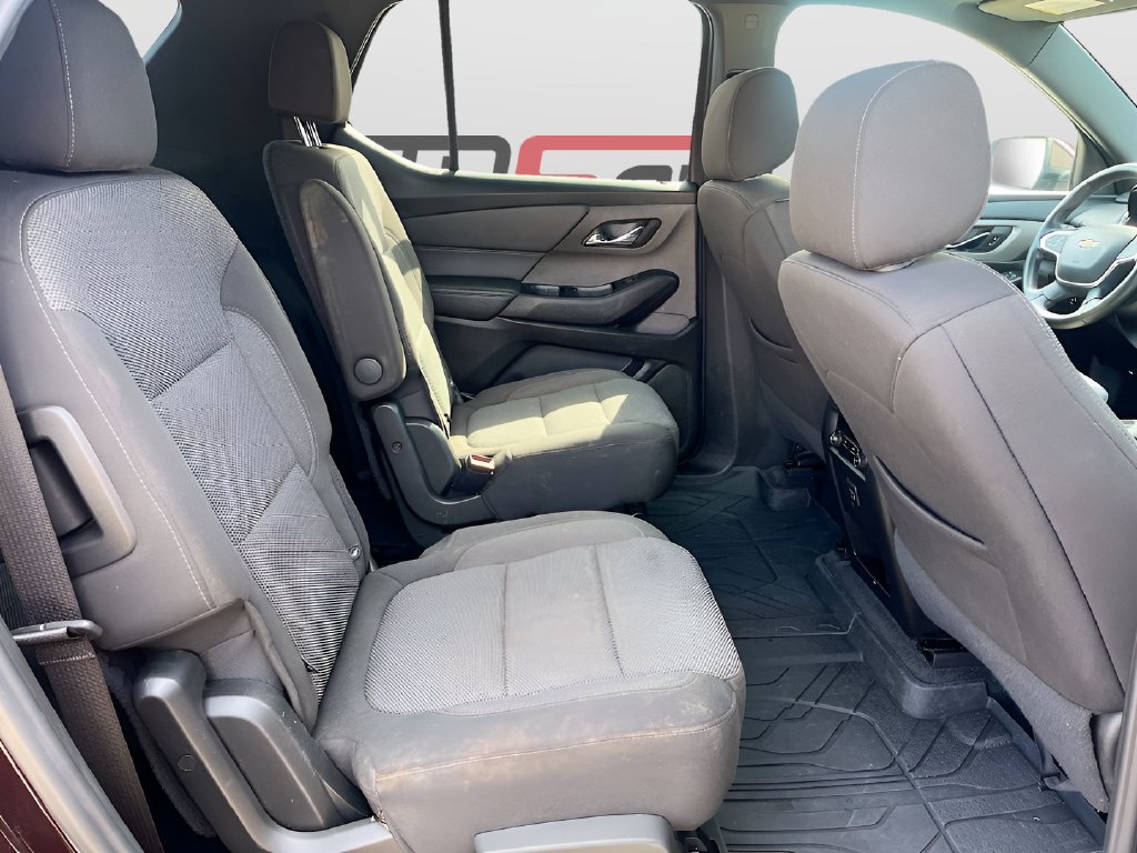 Used 2023 Chevrolet Traverse LT FWD image 30