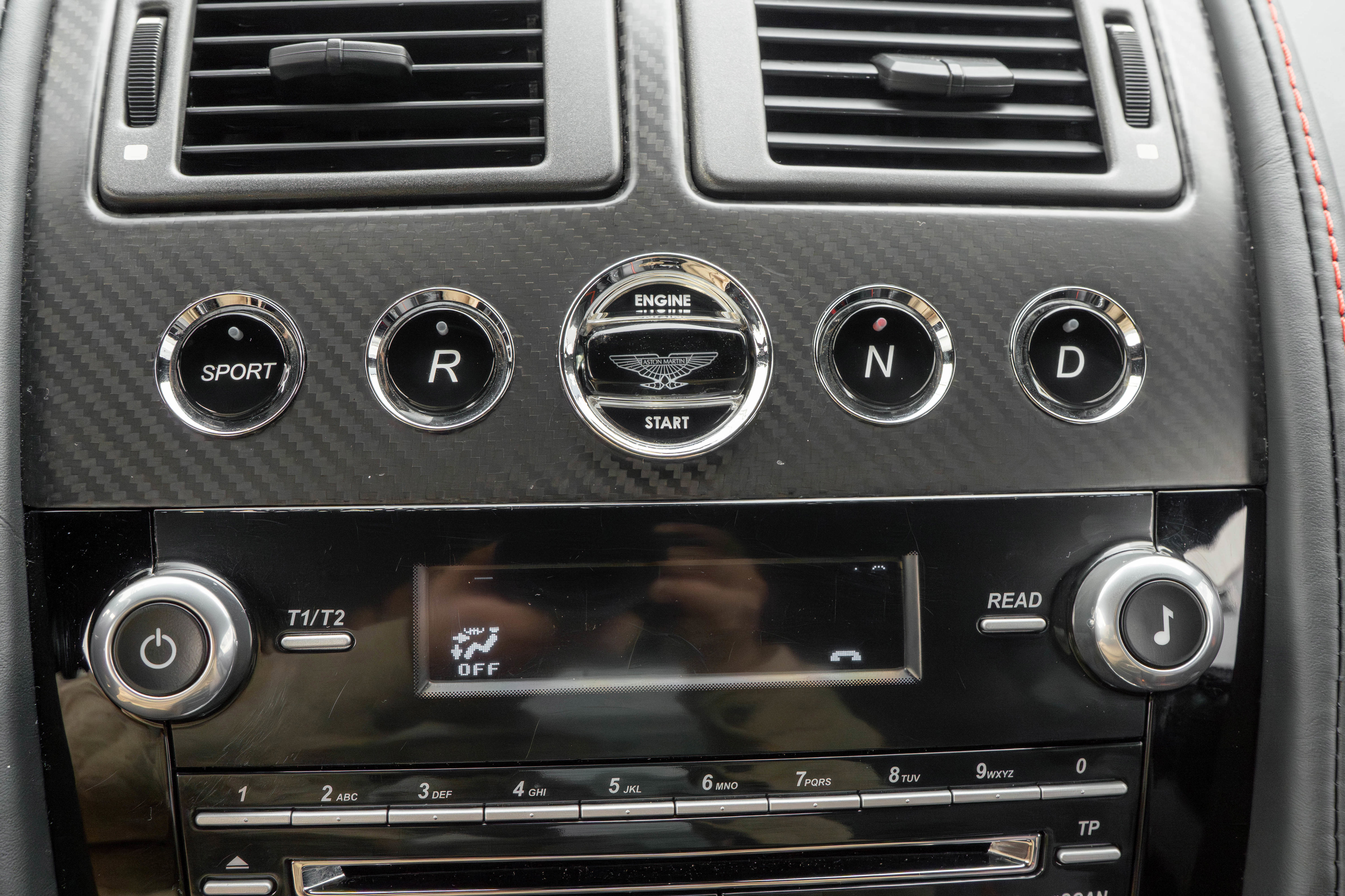 Used 2015 Aston Martin V12 Vantage S image 21