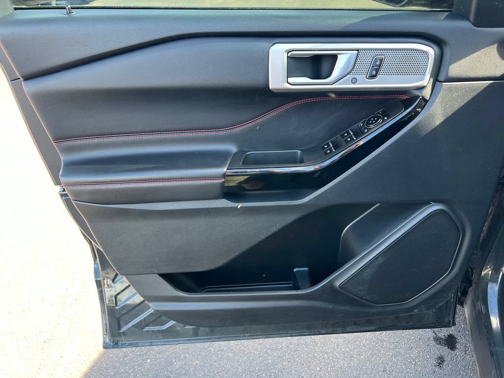 Used 2023 Ford Explorer ST-Line AWD/4WD image 18