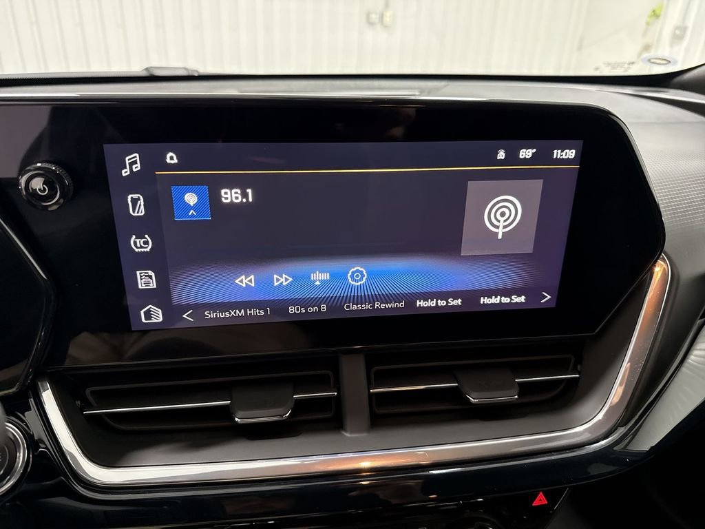 Used 2024 Chevrolet Trax RS w/ Driver Confidence Package image 13