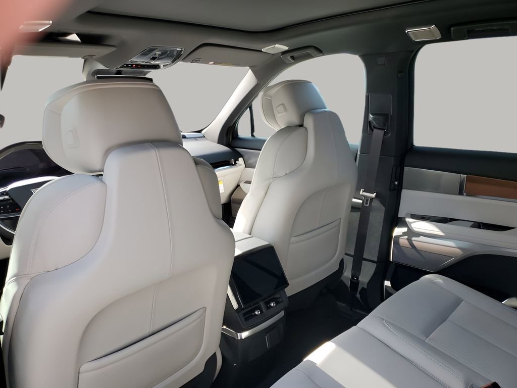 New 2026 Cadillac Vistiq Sport image 18