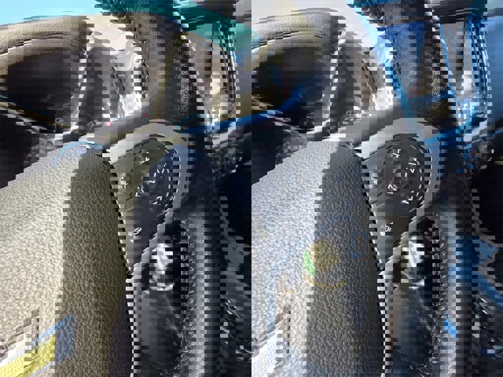 Used 2022 Chevrolet Colorado LT w/ Safety Package image 13