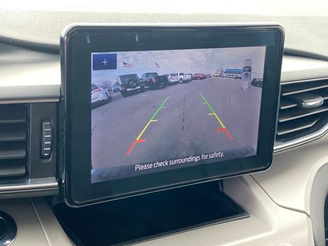 Used 2023 Ford Explorer XLT image 8