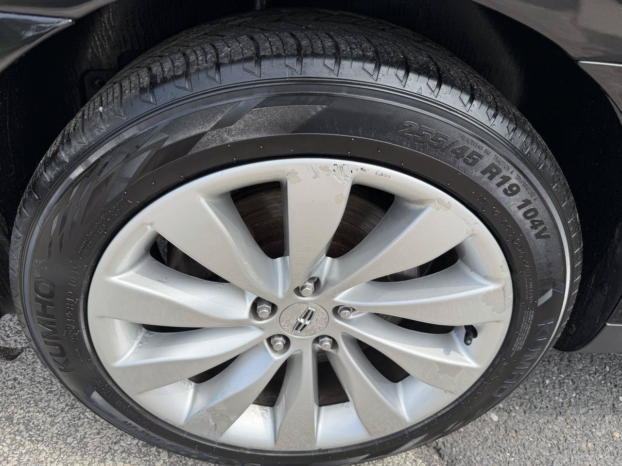 Used 2015 Lincoln MKS w/ Equipment Group 101A FWD image 5