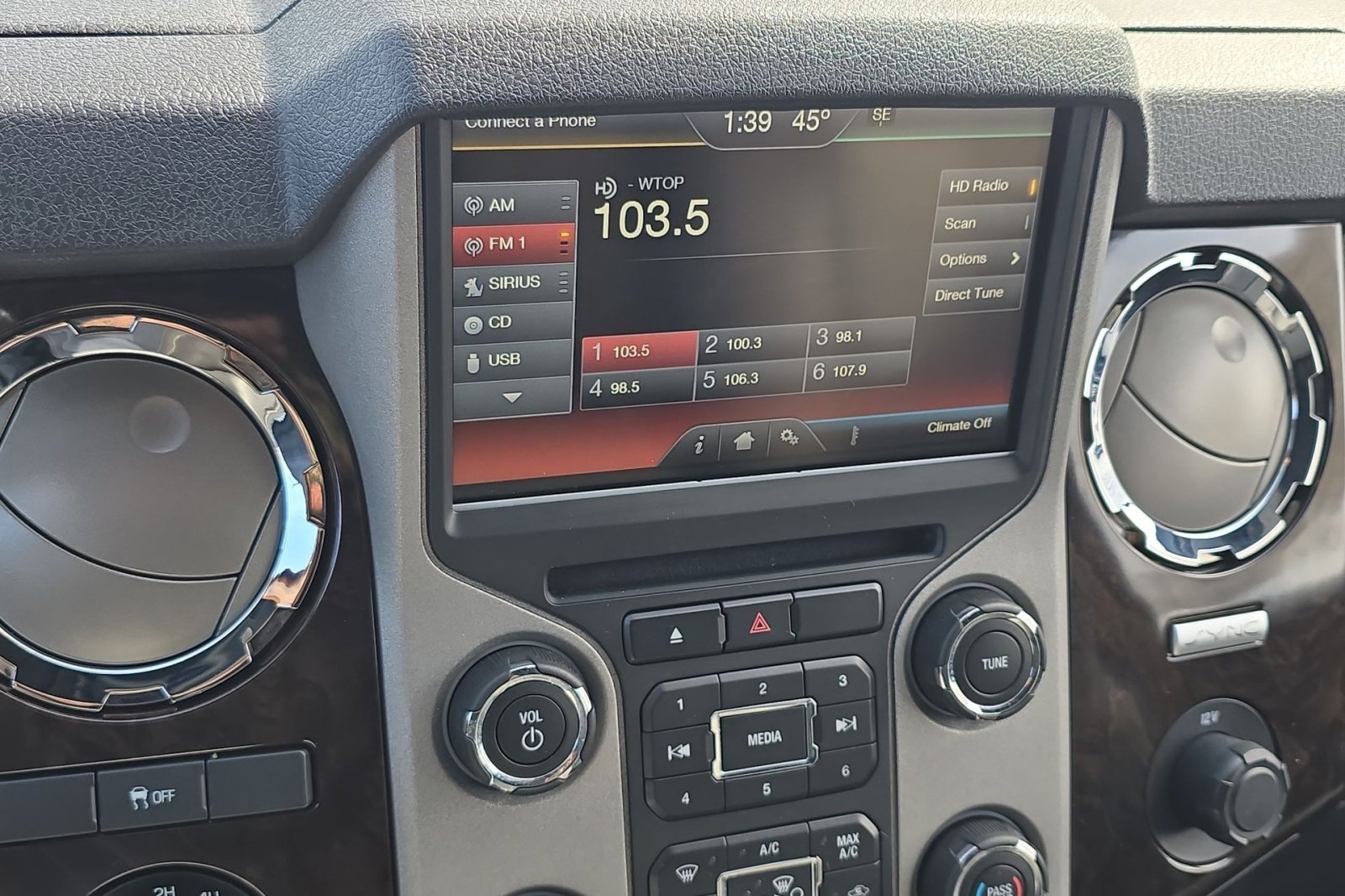 Used 2016 Ford F350 Platinum w/ Snow Plow Prep Package image 22